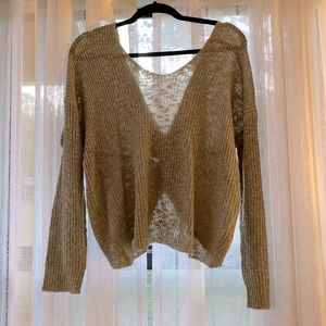 Light Oliver green sweater with knotted back